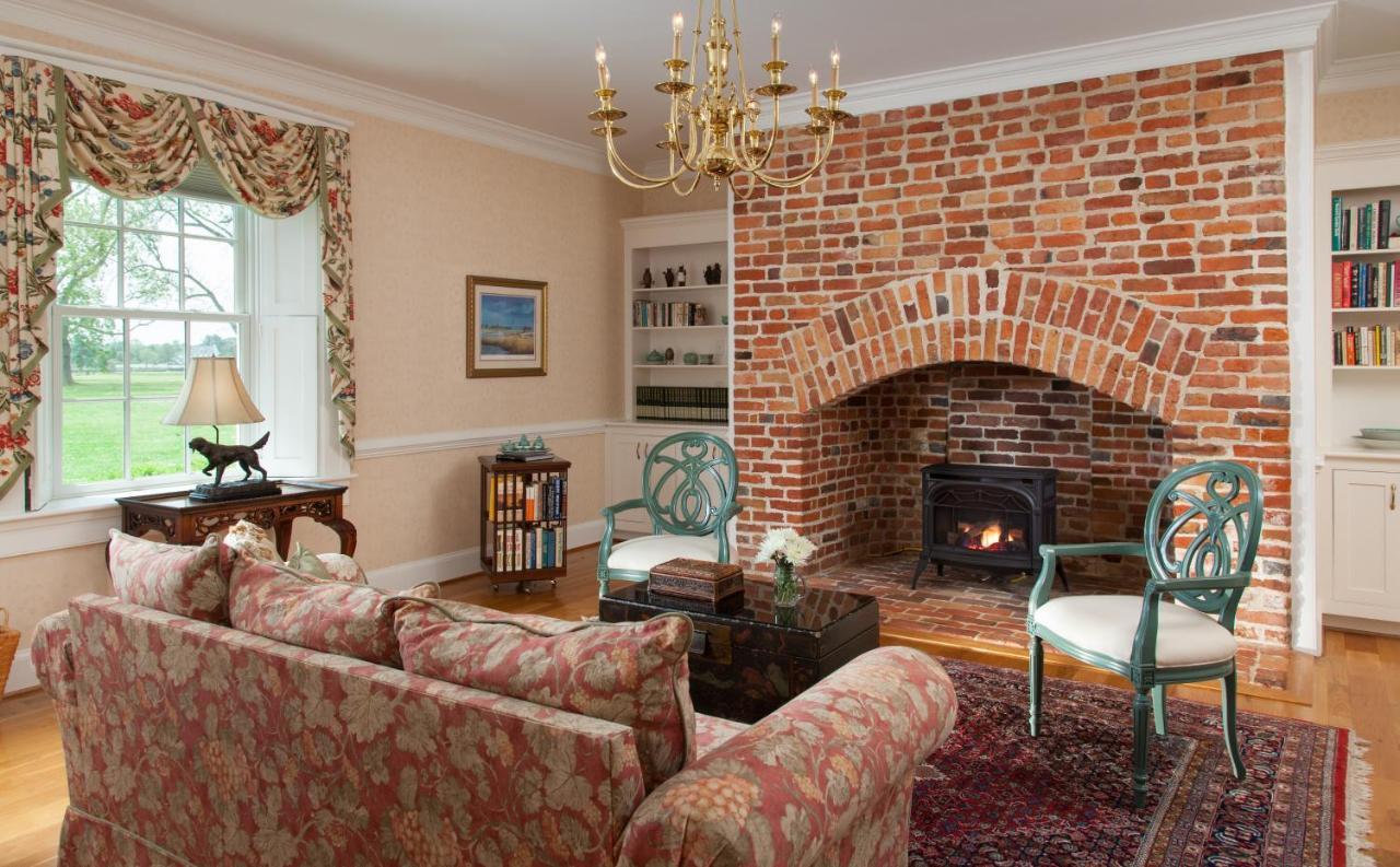 Inn At Warner Hall Gloucester Exteriér fotografie