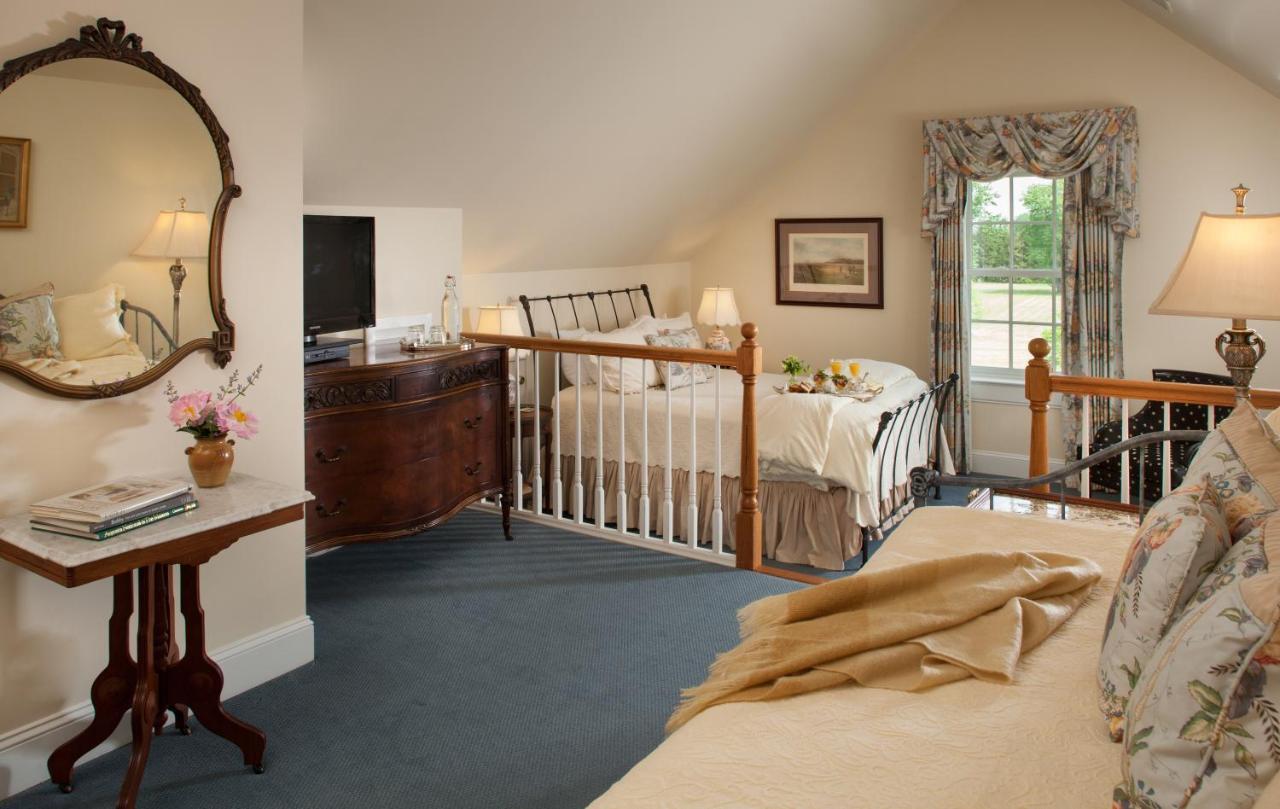 Inn At Warner Hall Gloucester Exteriér fotografie