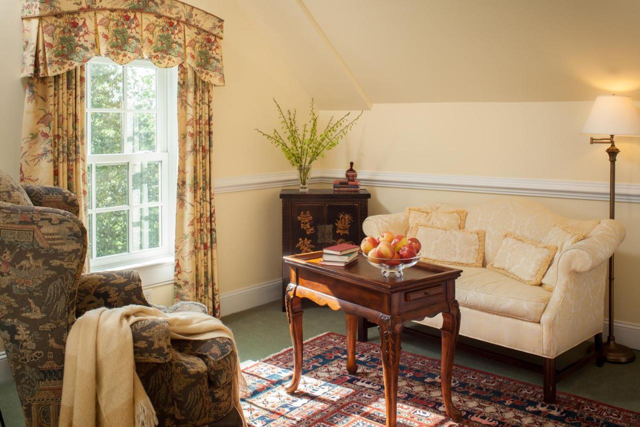 Inn At Warner Hall Gloucester Exteriér fotografie